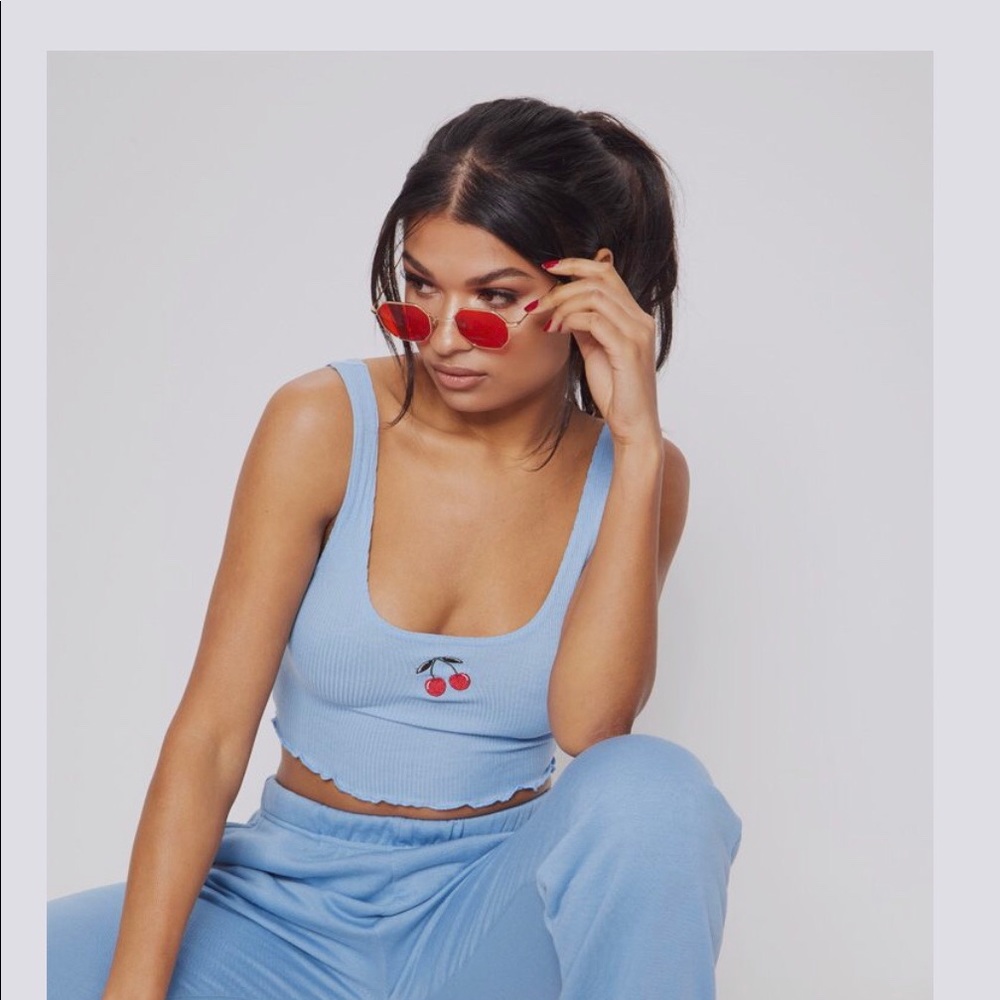 Cute cherry top! - Picture 2 of 2
